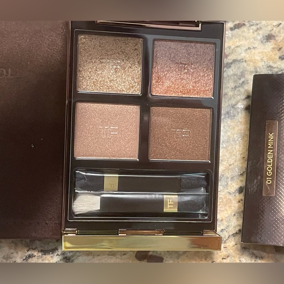 TOM FORD
Eye Color Quad Eyeshadow Palette
01 Golden Mink - Picture 1 of 6